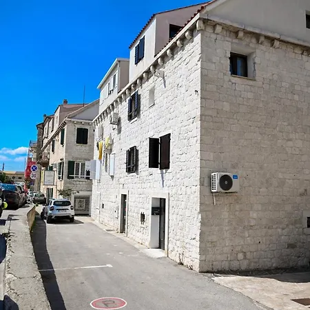 Daire Ciciliani Trogir