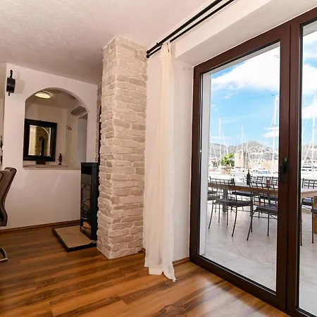 Ciciliani Apartment Trogir