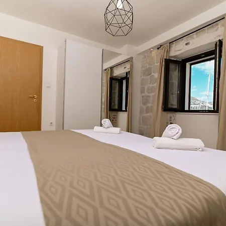 Ciciliani * トロギール